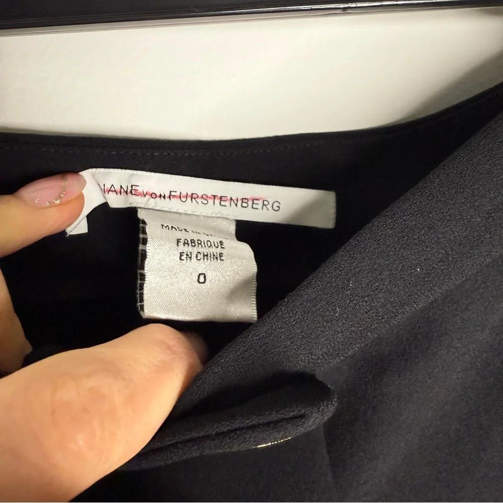 J20 Diane von Furstenberg Skirt‎ Black Gold Button